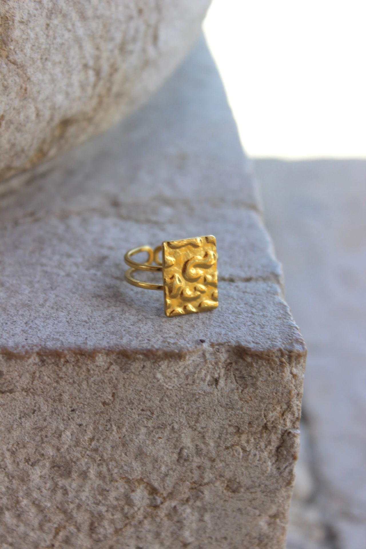 Anel Be Free Dourado