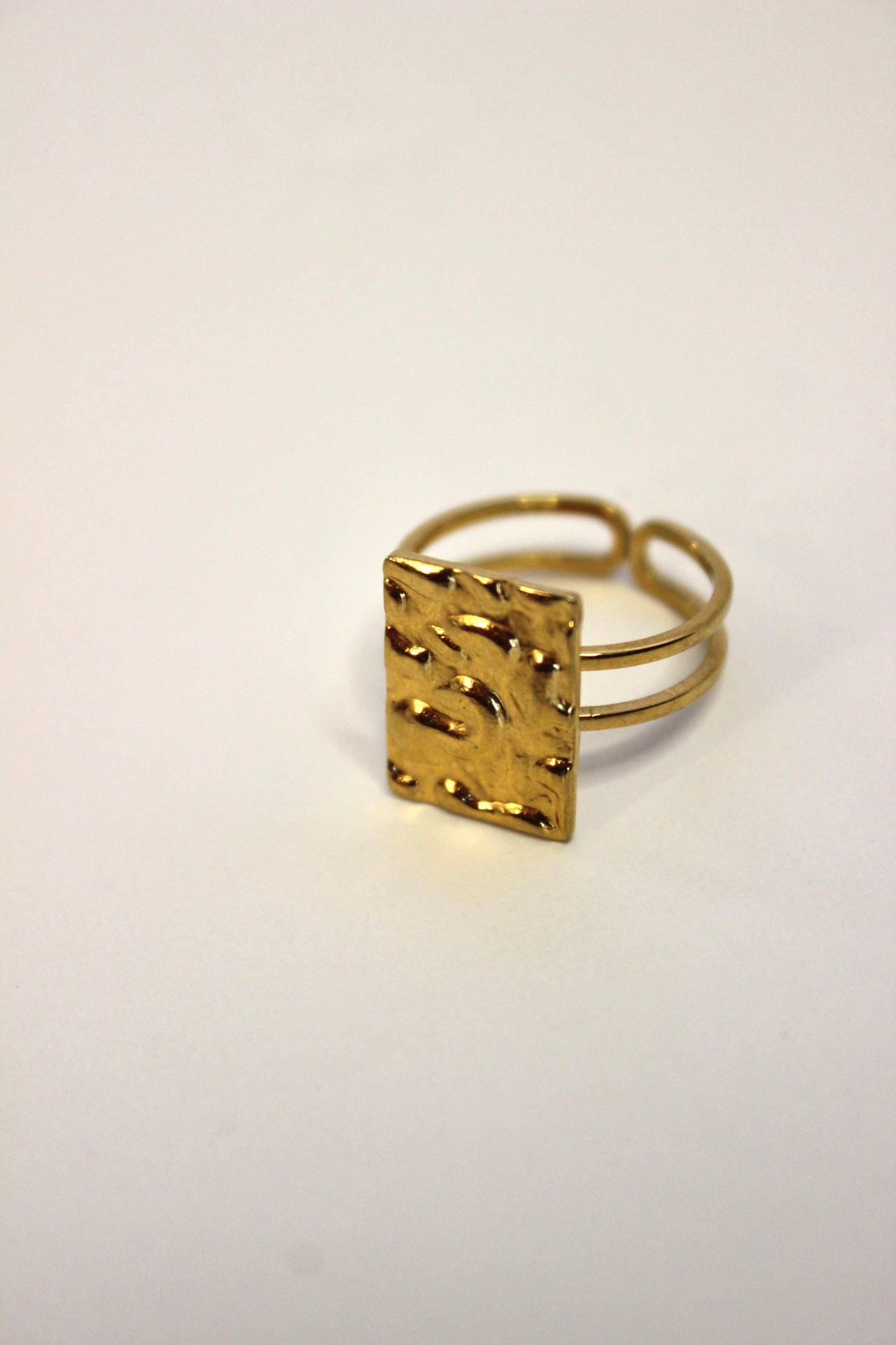 Anel Be Free Dourado